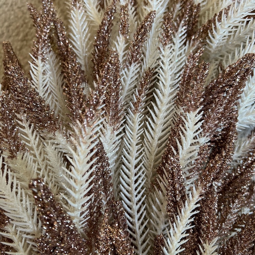 White Faux Pampas Grass Wreath (NWOT) - Picture 5 of 9